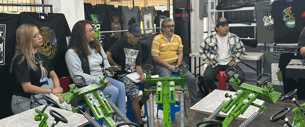 Alumnos del curso de serigraf&iacute;a en GoroLab