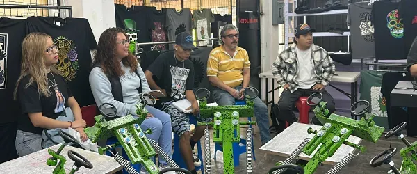 Alumnos del curso de serigraf&iacute;a en GoroLab